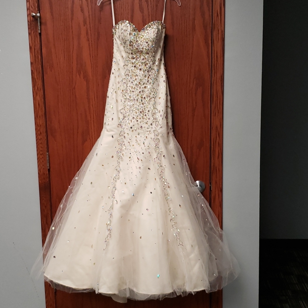 Mori Lee ivory bridal or engagement , wedding photo Dress with Gold Accents